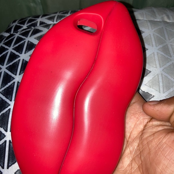 Red lip iphone case 6/7/8 - Picture 1 of 4